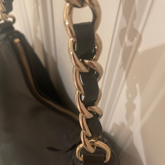 Kate Spade black leather bag in excellent condition. - Picture 5 of 9